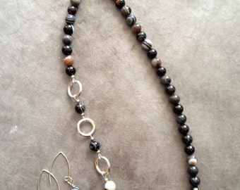 black striate agates with 3 silver rings, necklace and earrings