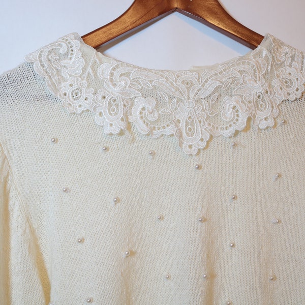 Vintage White Pearl Laced Collar Knit Sweater