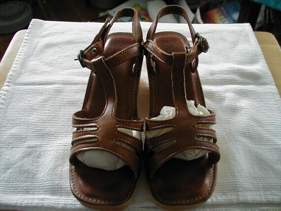 bass wedge sandals