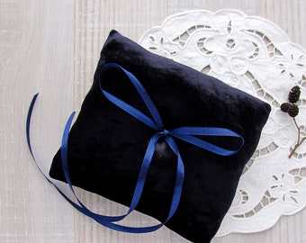 Navy blue wedding bearer pillow, Velvet ring cushion, Velours ring pillow, Navy wedding decor, Gothic black wedding pillow, Blue ring bearer