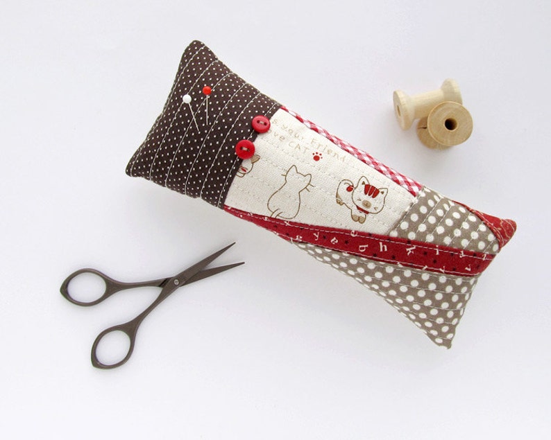 Pincushion cat patchwork, OOAK brown kitten pincushion, Polka dots needle holder, Red pin cushion, small OOAK gift image 2