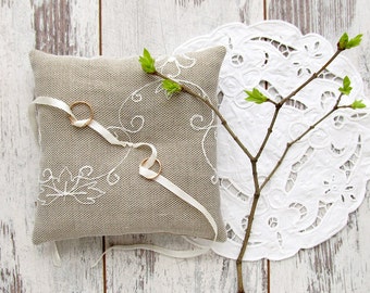 Wedding ring pillow, burlap and lace bearer pillow, white rustic wedding cushion