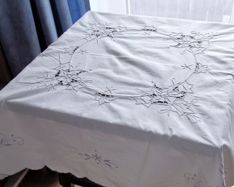 Floral Vintage Tablecloth, Richelieu Embroidered Centerpieces, Cottage