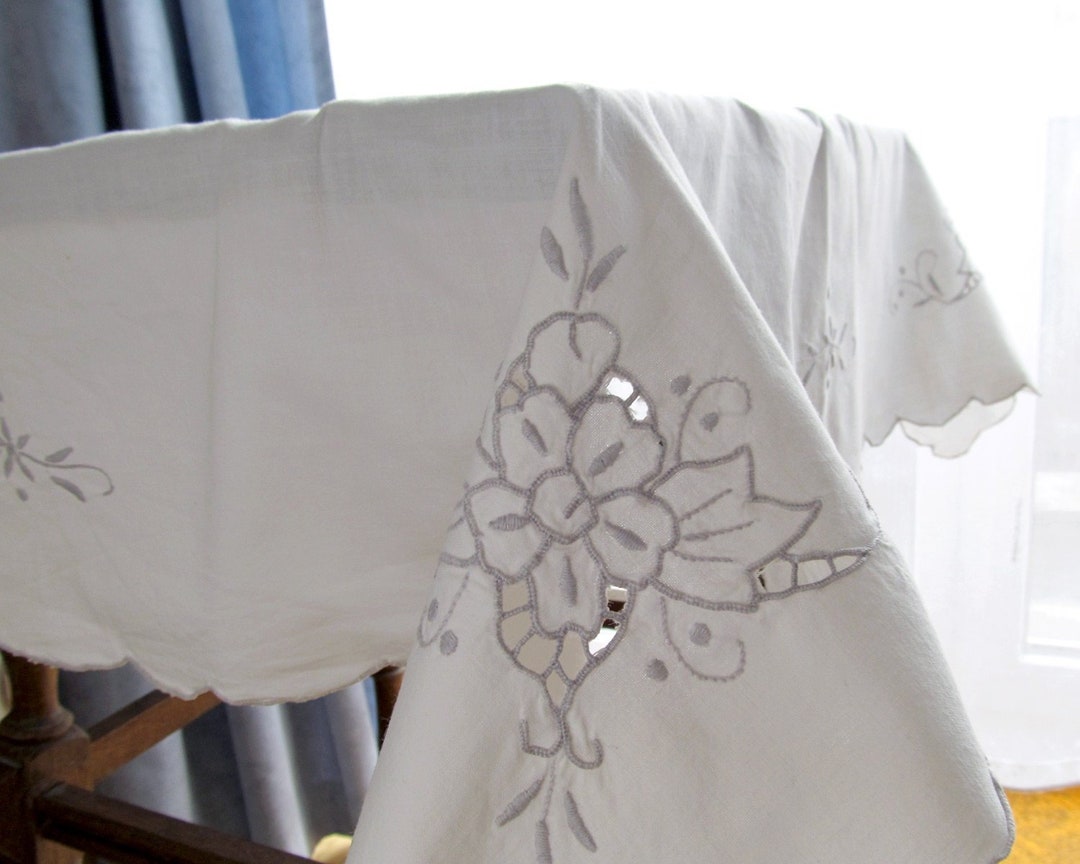 Floral Vintage Tablecloth, Richelieu Embroidered Centerpieces, Cottage