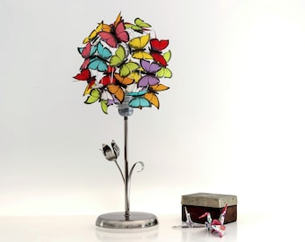 Lampe tole lys argentée, lampe fleur en métal faite main, lampe fleur et papillons, cadeau parfait floral pour la fête des mères, cadeau unique pour grand-mère