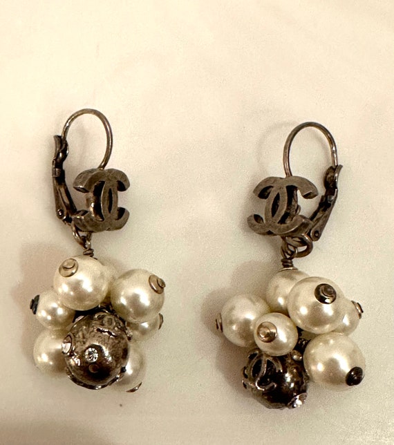 Authentic Chanel 2004 Pearl Rhinestone Earrings - image 3