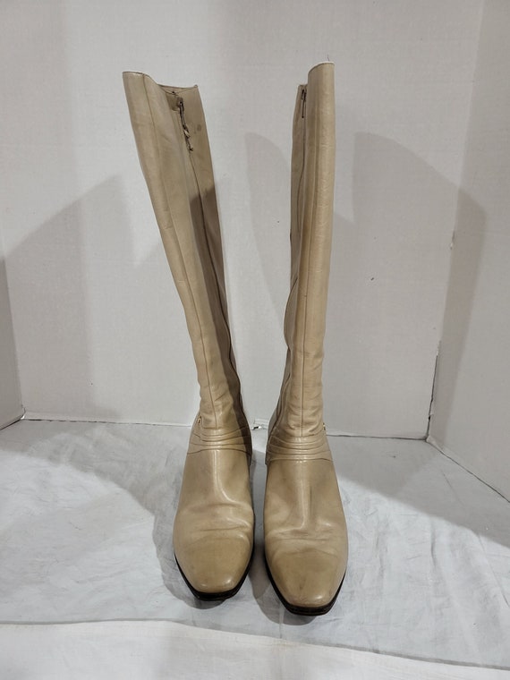 Vintage Salvatore Ferragamo Ladies Boots Size 9