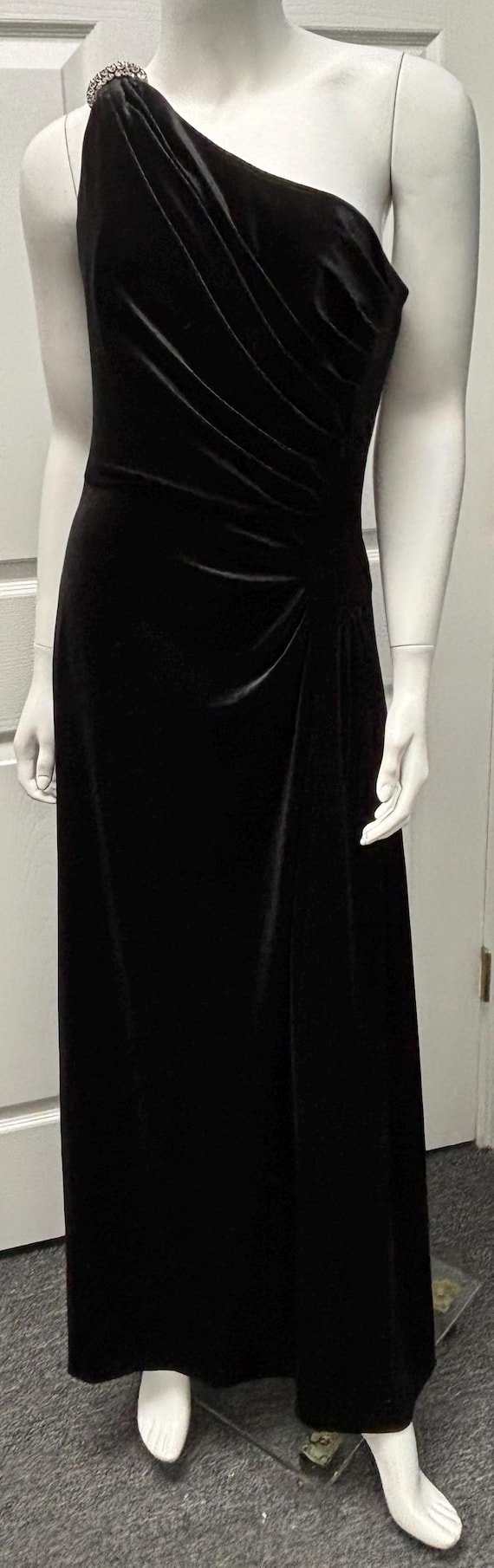 Alex Evenings Black Velvet One-shoulder Gown With Rhinestone Brooch Size 6.  EUC - Etsy