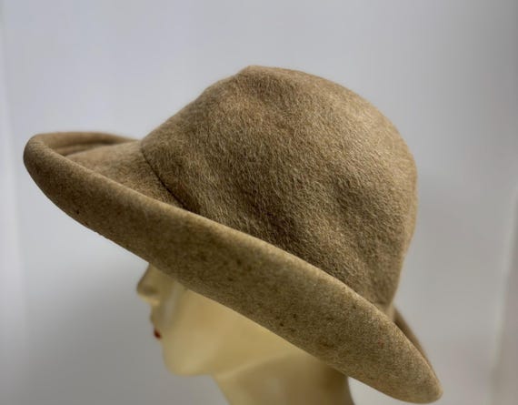 Eric Javits Packable Wool Hat. Camel Color. EUC. - image 4