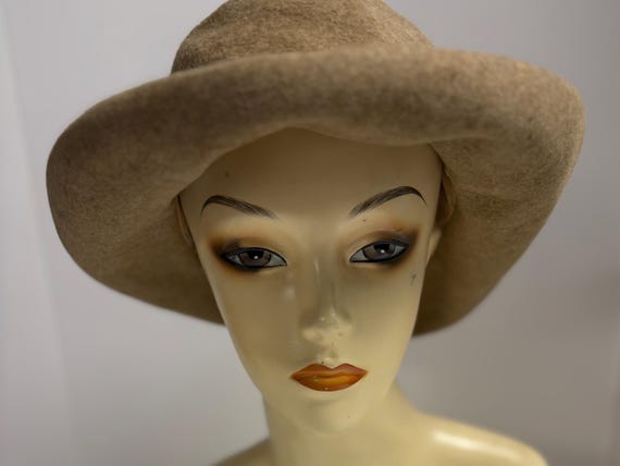 Eric Javits Packable Wool Hat. Camel Color. EUC. - image 7