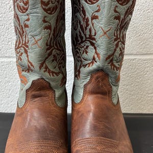 Women’s Western 12” Boots. NIB. Twisted X Boots. Size 9 1/2 Width B. Leather with Turquoise.