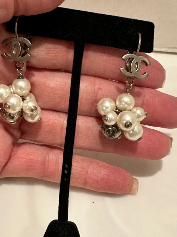 Authentic Chanel 2004 Pearl Rhinestone Earrings - image 5