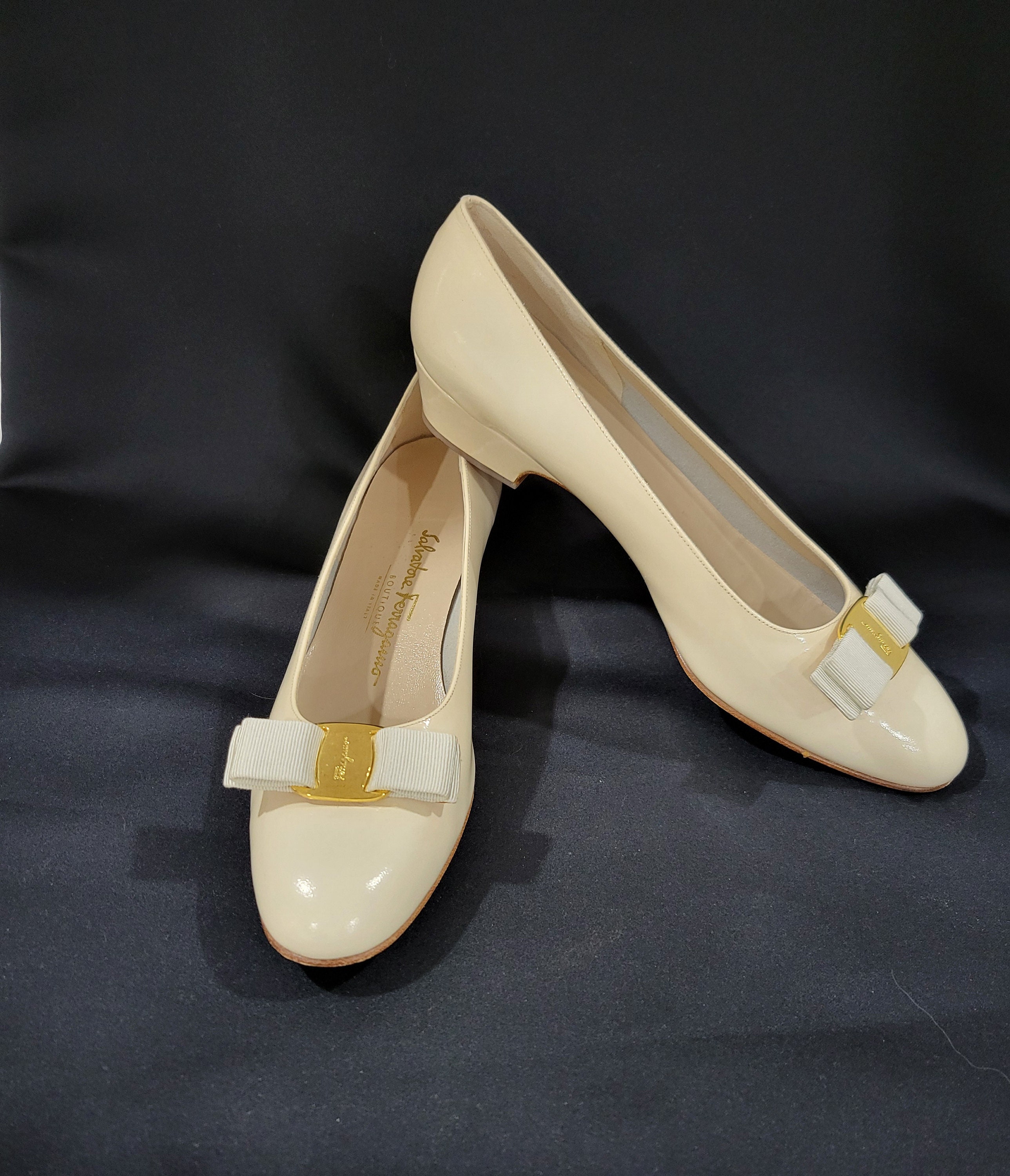 ferragamo pumps sale