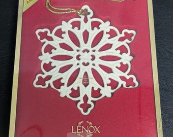 Lenox- Snowflake- Snow Fantasies- (2005) Christmas Ornament