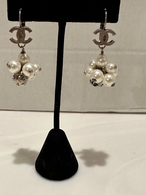 Authentic Chanel 2004 Pearl Rhinestone Earrings - image 4