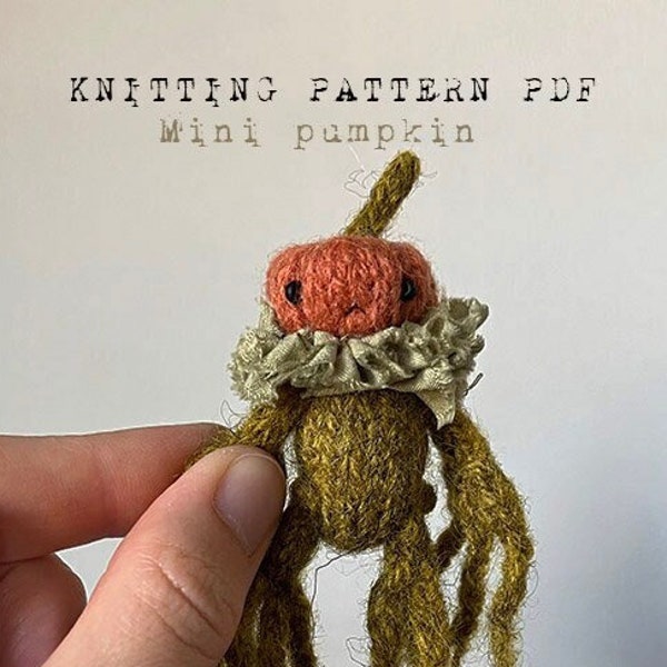 DIGITAL Knitting pattern for mini pumpkin spirit