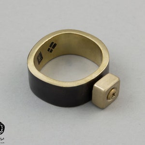 Brass Ring with rotating cube, Technical, Screw