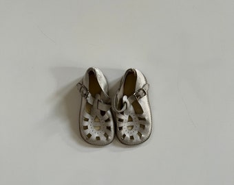 Vintage White Sandals Baby Leather Sole Shoes Baby Leather Sandals by Wee Walker Junior Summer Vintage Baby Shoes