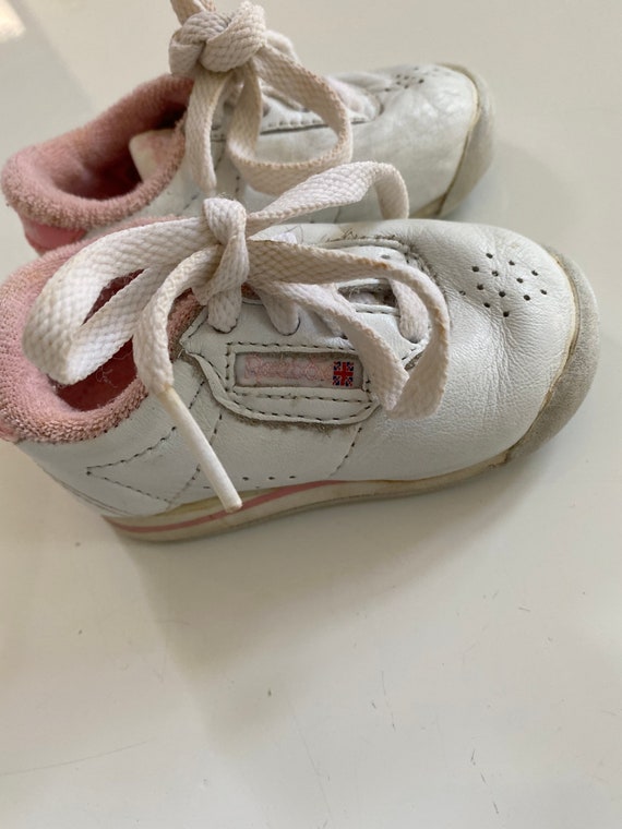 Baby girl hotsell reebok shoes