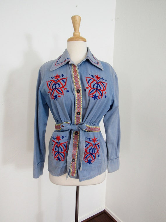 1970s Boho Butterfly & Flower Embroidered Faded De
