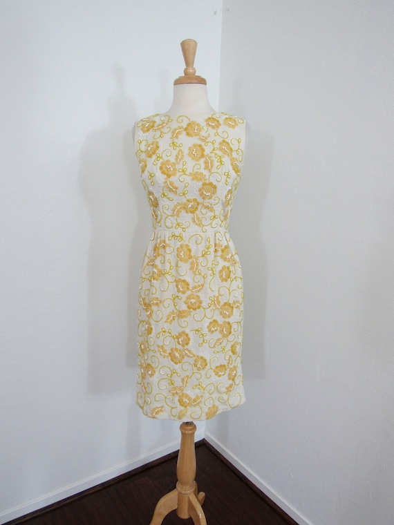 One-of-a-kind 1960s Cotton Wiggle Dress with Amaz… - image 1