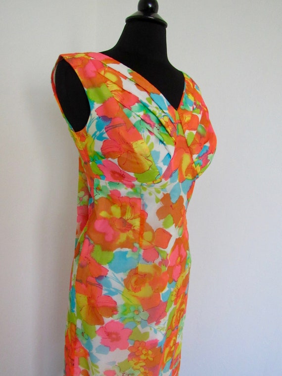 1960s - 70s Bold Floral Print Chiffon Hawaiian Ma… - image 5