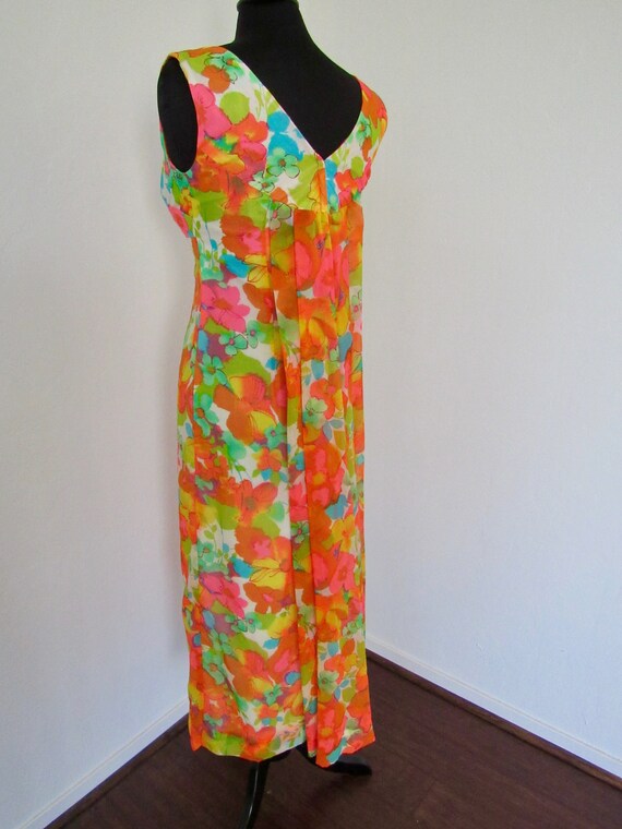 1960s - 70s Bold Floral Print Chiffon Hawaiian Ma… - image 7