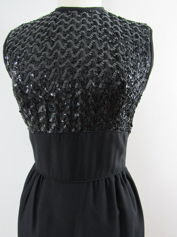 Early 1960s Black Crepe Wiggle Dress with Sequine… - image 2