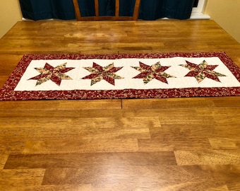 Weihnachtsstern Tischläufer 14 &#39;&#39;x 40&#39; - Handgemachter Weihnachtstischläufer - Gesteppter Tischläufer