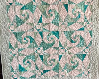 Blau und Weiß Snail Tail Quilt 30 &quot;x 30&quot; - Snail Spuren Sturm auf Meer Quilt - Scrappy handgemachte Wandbehang Quilt