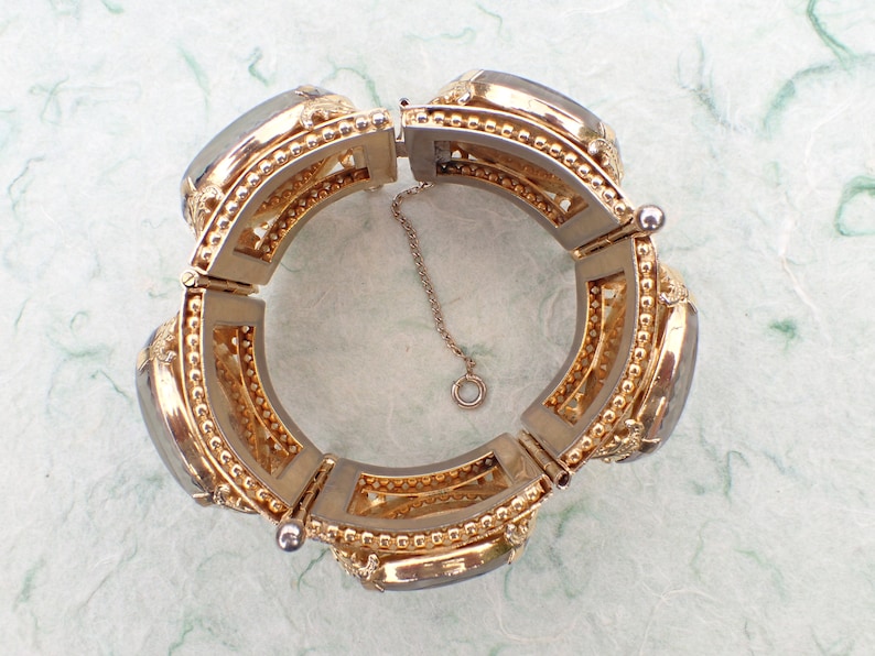 Vintage Five Panel Glass Intaglio Thai Dancer bracelet AB911