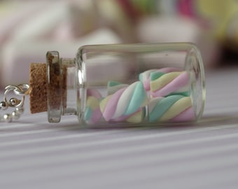 Bouteille en verre miniature avec tiny handmade Flump Marshmallow Sweeties - Collier pastel - Flump Neckace - Marshmallow Jewellery - Pastel Goth