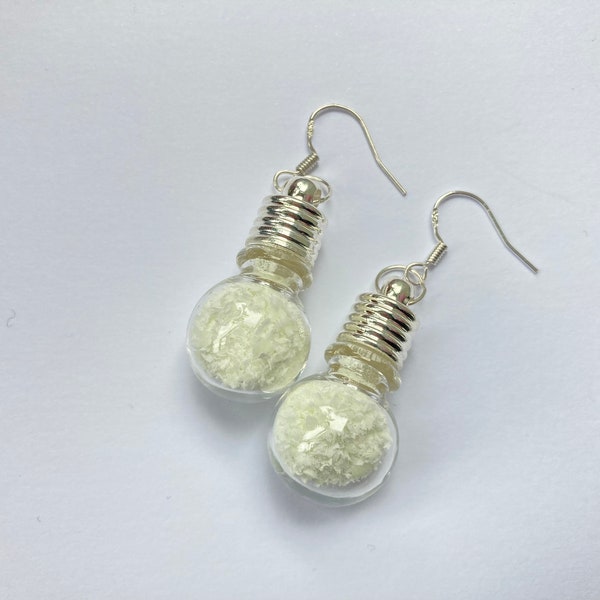 Glow in the Dark Lightbulb Earrings, Cute Miniature Lightbulbs, Light bulb Jewellery, Quirky Earrings, Novelty Earrings, glowing jewellery