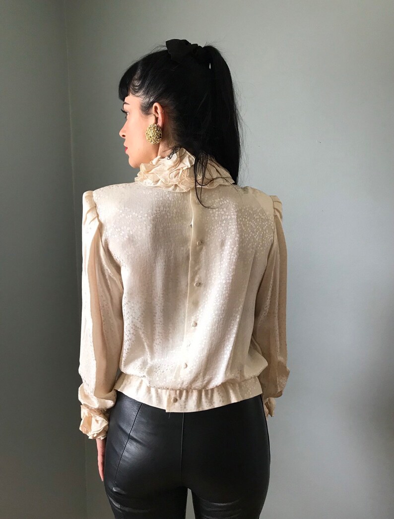 JERRI SHERMAN leaf print ivory ruffled collar blouse with bow vintage 80s silk blouse