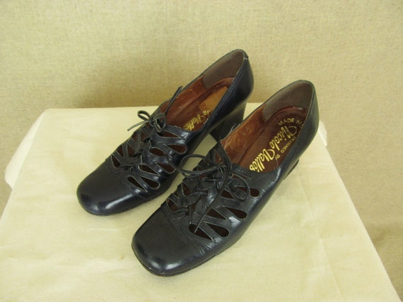 1960s Black Leather Shoes / Vintage 60s Oxford Sh… - image 1