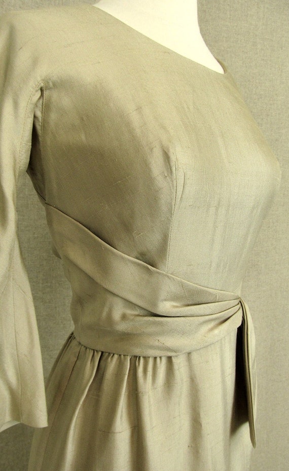 1960s Dress / Vintage 60s Beige Dress - image 4