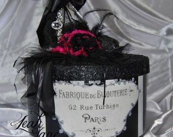 Hand Painted Glamorous  Dresser Hat Box French label w/ High Heel Shoe*** SALE  price ***FREE SHIPPING***