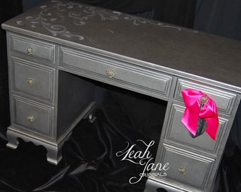 Gorgeous Glam Hammered Silver Desk Dressing Table Vanity   ****FREE SHIPPING****