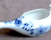 unmarked Meissen type blue white Invalid Feeder