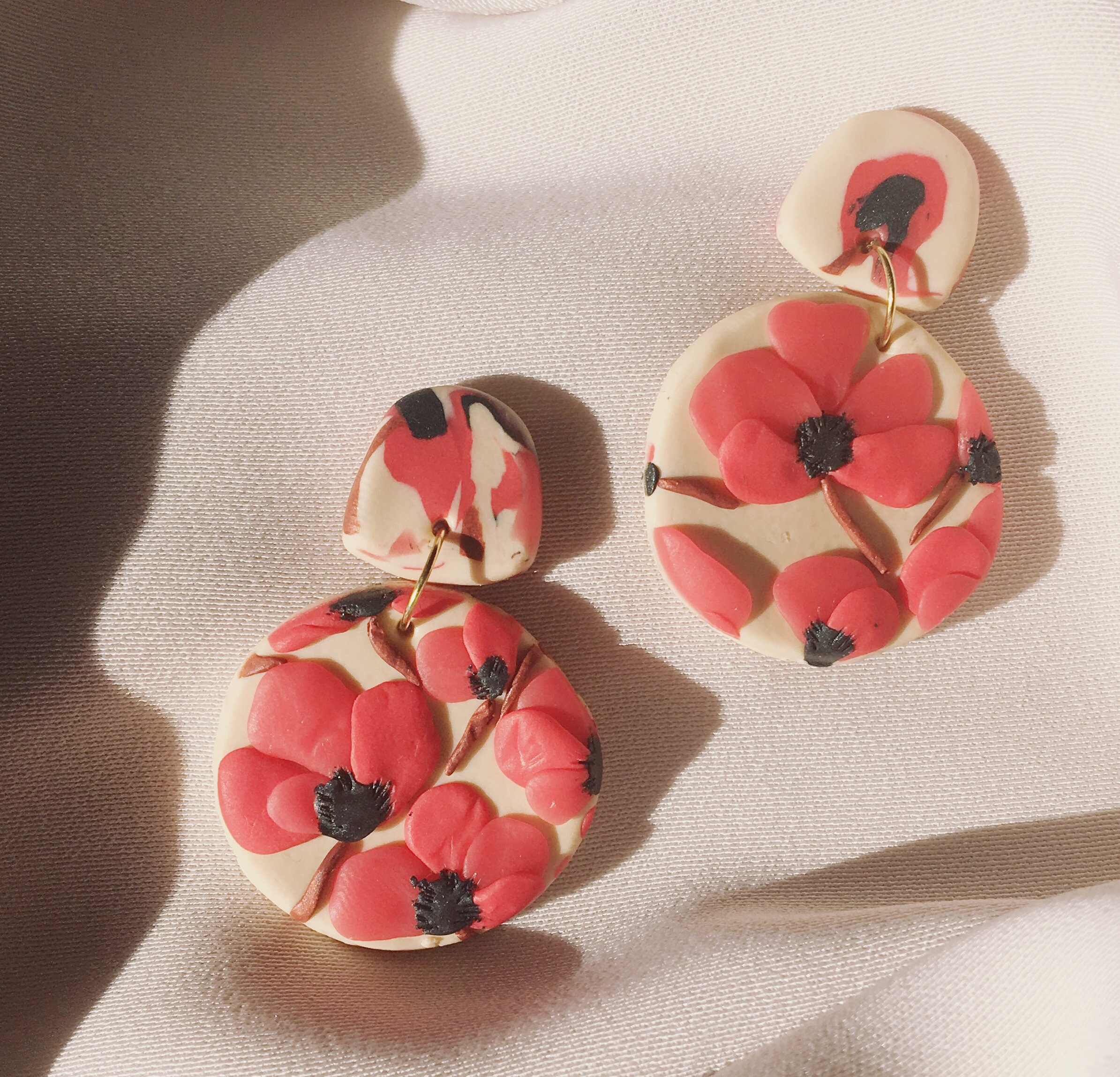 Flower Poppy Earring. Polymer Clay Earring. Hand Sculpted Earring