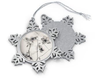 Botanisch sneeuwvlokornament, op de natuur geïnspireerd kerstdecor, zacht winteraccent, cadeau natuurliefhebber, delicaat vakantieornament