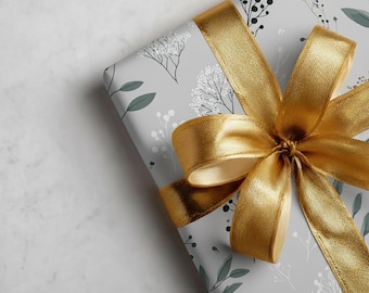 Rol cadeaupapier met Scandinavische bloemen, lichtgrijze botanische rol inpakpapier, rustiek natuurpapier, matte of glanzende afwerking, elegante zachte uitstraling