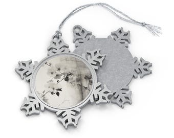 Winterbos sneeuwvlokornament, zilveren botanische boomdecor, vakantie natuurornament, natuurliefhebber cadeau, mat kerstaccent