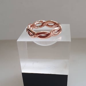Anillo trenzado de cobre, en cobre natural macizo de buena calidad,