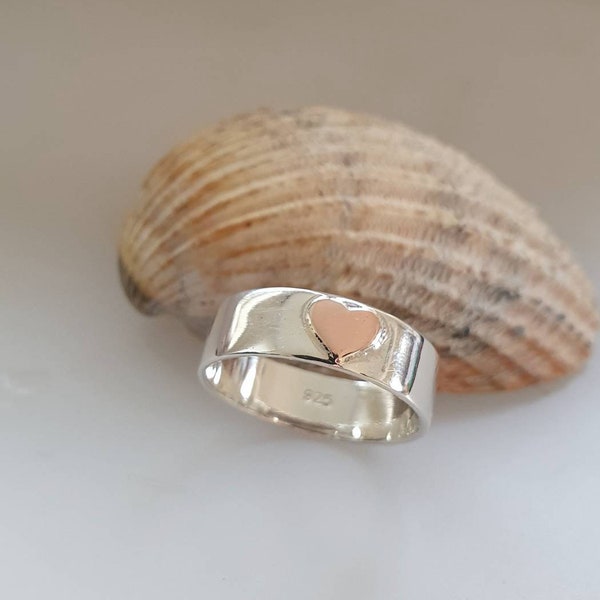 Shinny polished ring with a copper heart in 925 silver, solid ring  recycled silver,
