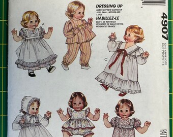 Vintage 1990 McCalls 4907 UNCUT Baby Doll Clothes Pattern, 3 taglie incluse