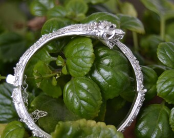 Bracciale antico in argento con drago cinese: filigrana caninetille, con cerniera, primi anni del 1900