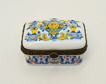 caja de porcelana vintage, tocador de porcelana, caja de baratija de porcelana, caja pequeña,Vintage Manuscrito Porcelain Trinket Box