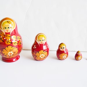 russian matrioska, russian toy, souvenirs  5 matrioskas,