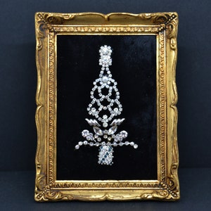 Christmas tree framed artwork with vintage handmade jewelry, Christmas decoration, vintage jewelry art, original art, Christmas tree image 5